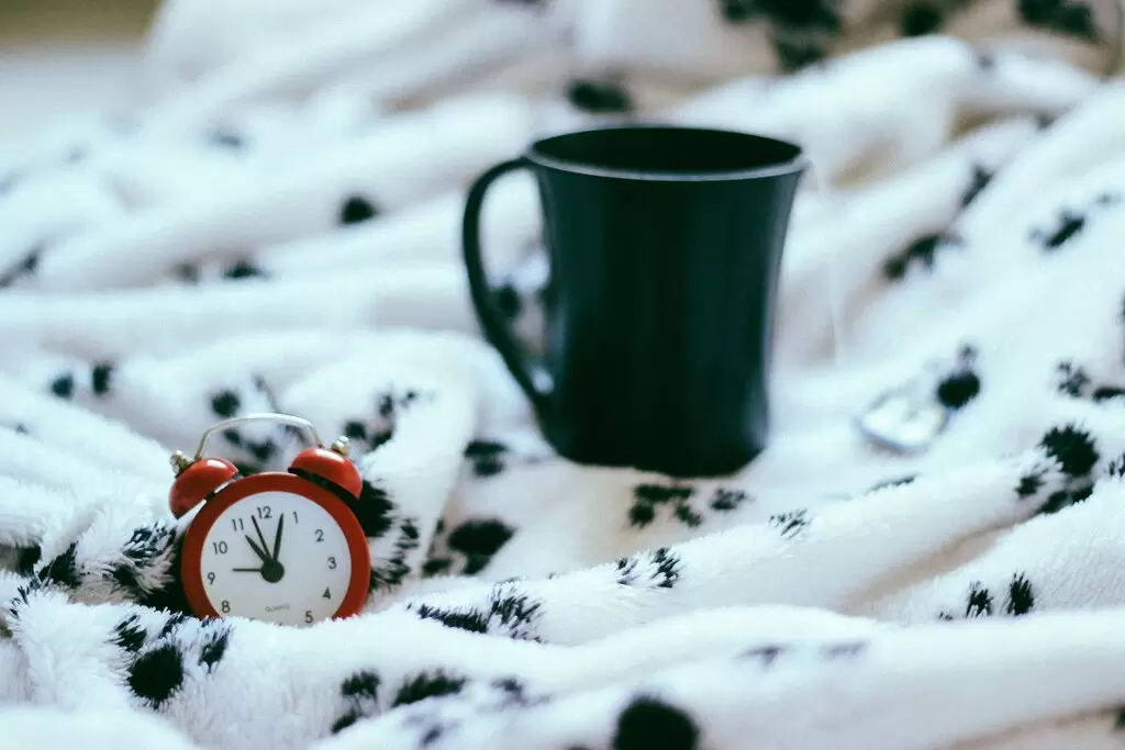 Caffeine and Sleep: Frenemies Forever ☕😴